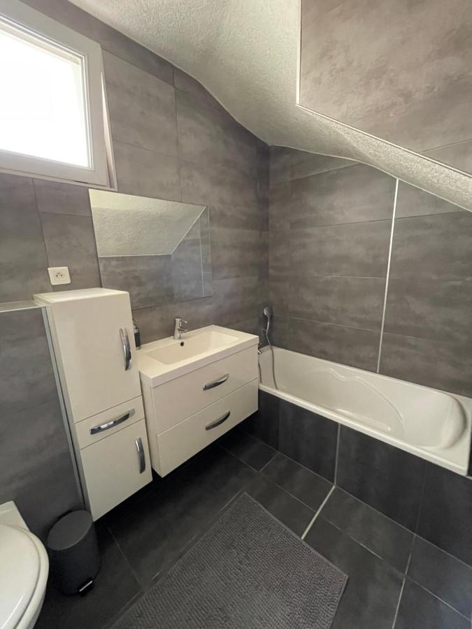Appartement Bes,, Chaleureux Et Confortable Avec Entree Independante 怀顿黑姆 外观 照片